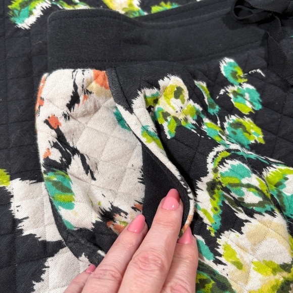 Anthropologie Black and Green Floral Quilted Pencil Skirt - Picture 6 of 7